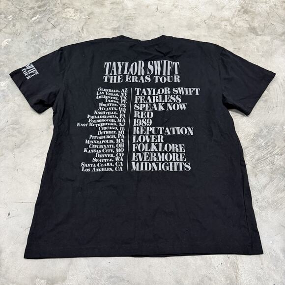 Taylor Swift The Eras Tour Tshirt , Size Medium Adult Unisex - Picture 4 of 6